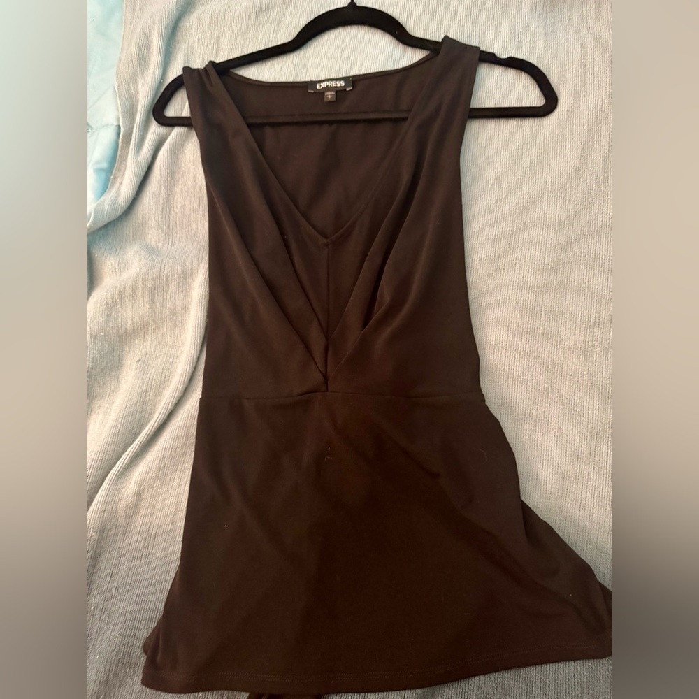 NWOT Express Tie Back V Neck Tank. Black. Sz Large